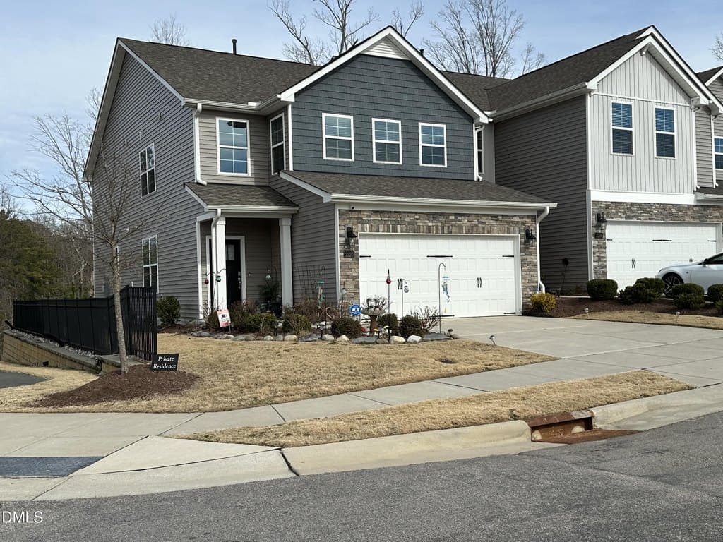 4 bedroom townhouse for sale at 2220 Sugar Cone Way Fuquay-Varina 27526 - $459,900