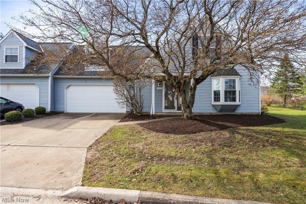 3 bedroom condo for sale at 14443 Fullers Ln Strongsville 44149 - $229,900