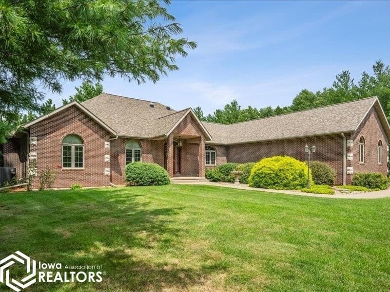 4 bedroom house for sale at 11000 Wildlife Lakes Dr Beaverdale - $689,000