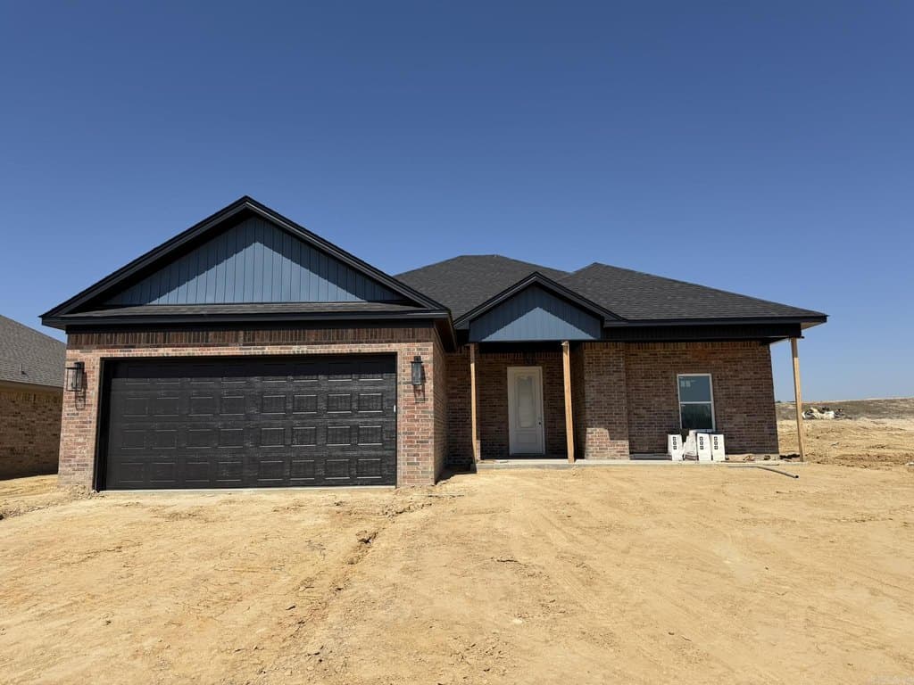 3 bedroom house for sale at 140 Kelton St East End 72065 - $336,000