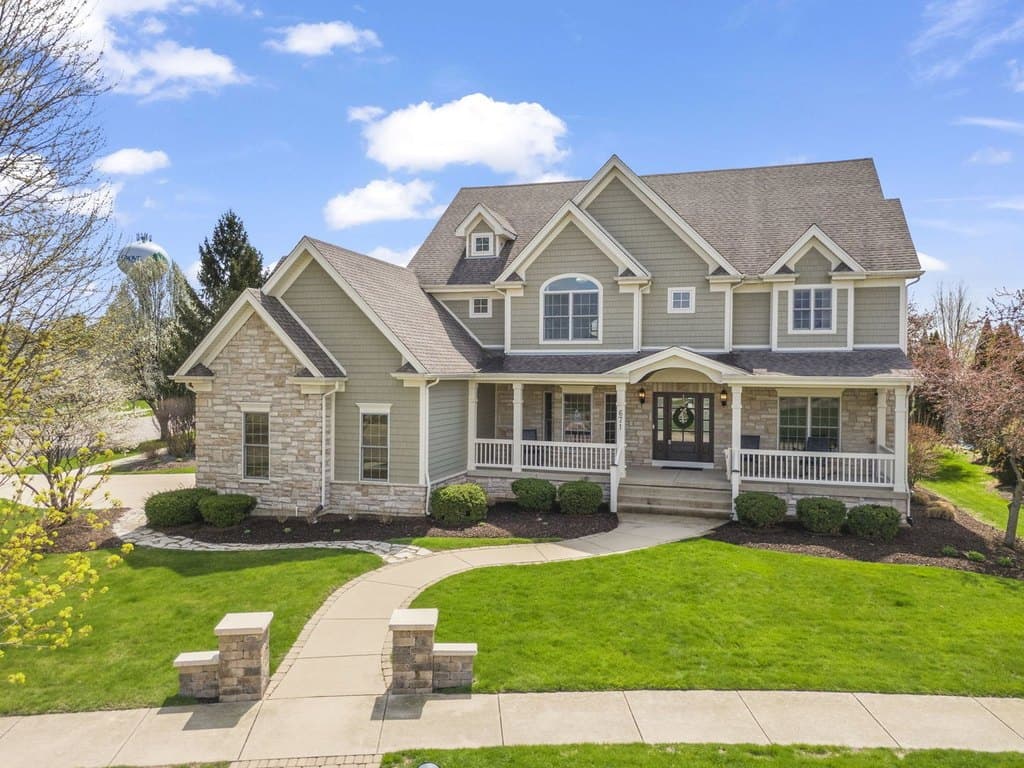 4 bedroom house for sale at 671 Sheffield Cir Sugar Grove 60554 - $875,000