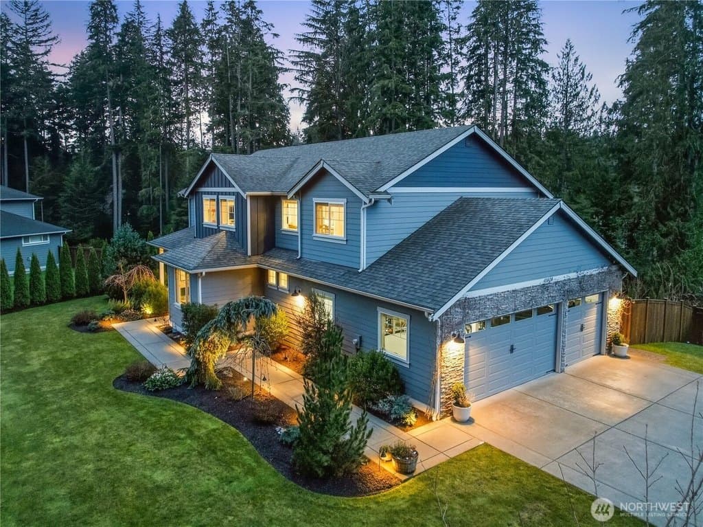 4 bedroom house for sale at 11404 211th Ave SE Chain Lake - $1,275,000