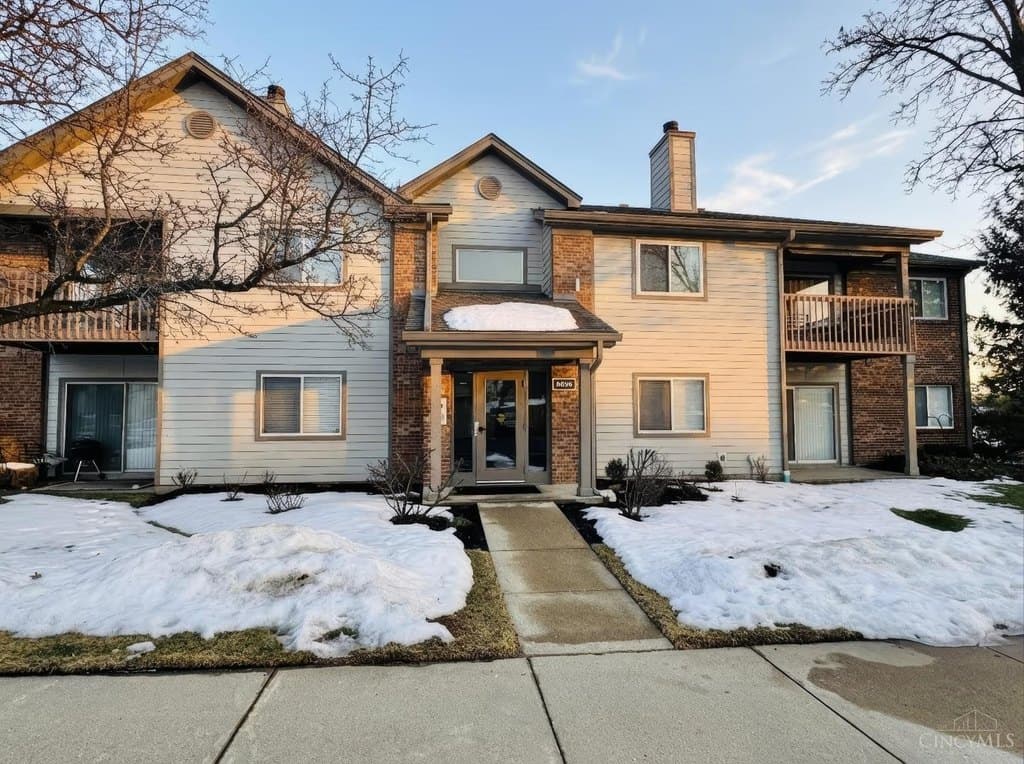 2 bedroom condo for sale at 8854 Eagleview Dr Apt 6 Beckett Ridge - $194,900