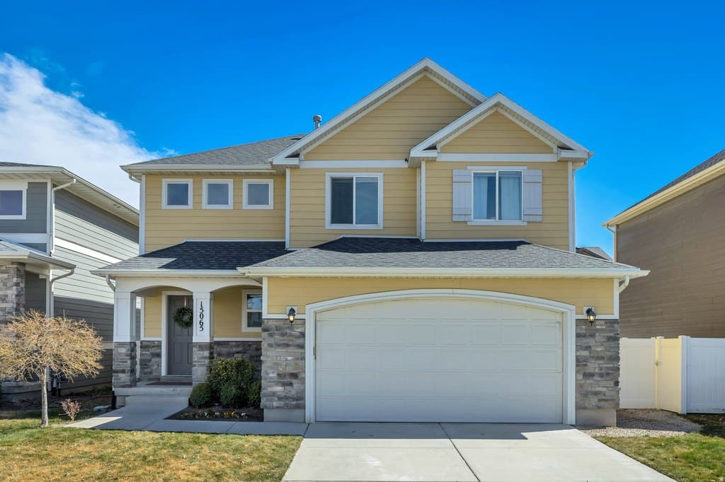 5 bedroom house for sale at 15065 S Honor Dr W Bluffdale - $640,000
