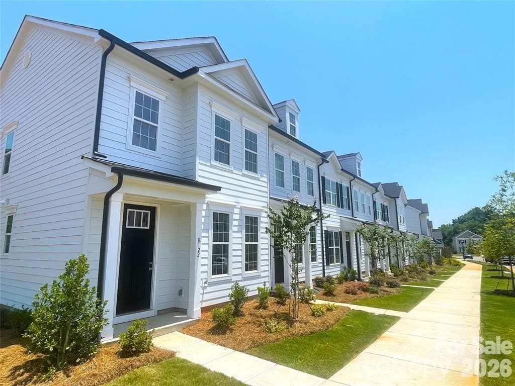 3 bedroom townhouse for sale at 8127 Jacey Ln Unit 43 Charlotte - $389,900
