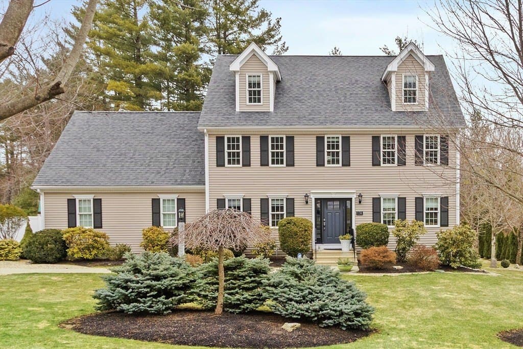 4 bedroom house for sale at 138 Fir Hill Ln Northbridge - $769,900