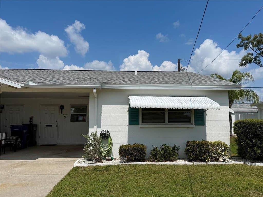 2 bedroom house for sale at 2217 Hopkins Dr W Bradenton - $119,000