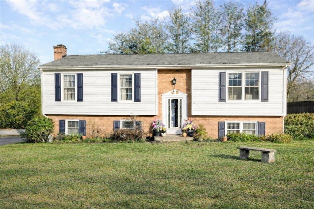 4 bedroom house for sale at 3634 Overbrook Dr Cave Spring - $375,000