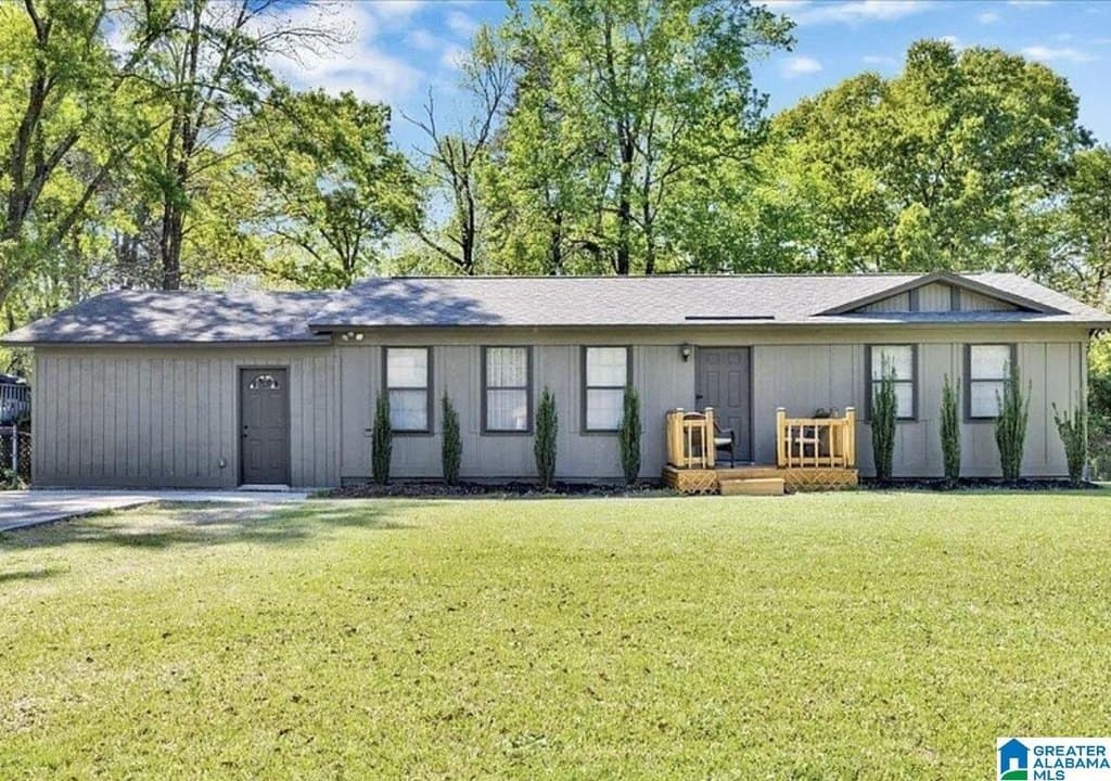 3 bedroom house for sale at 3020 Brandice Cir Adamsville - $169,900