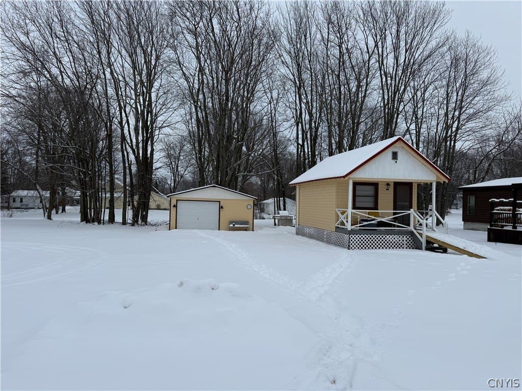 1 bedroom house for sale at 282 Lee St Cape Vincent - $104,900
