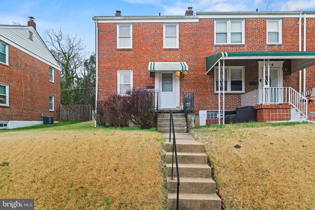 3 bedroom townhouse for sale at 166 Cherrydell Rd Catonsville - $299,000
