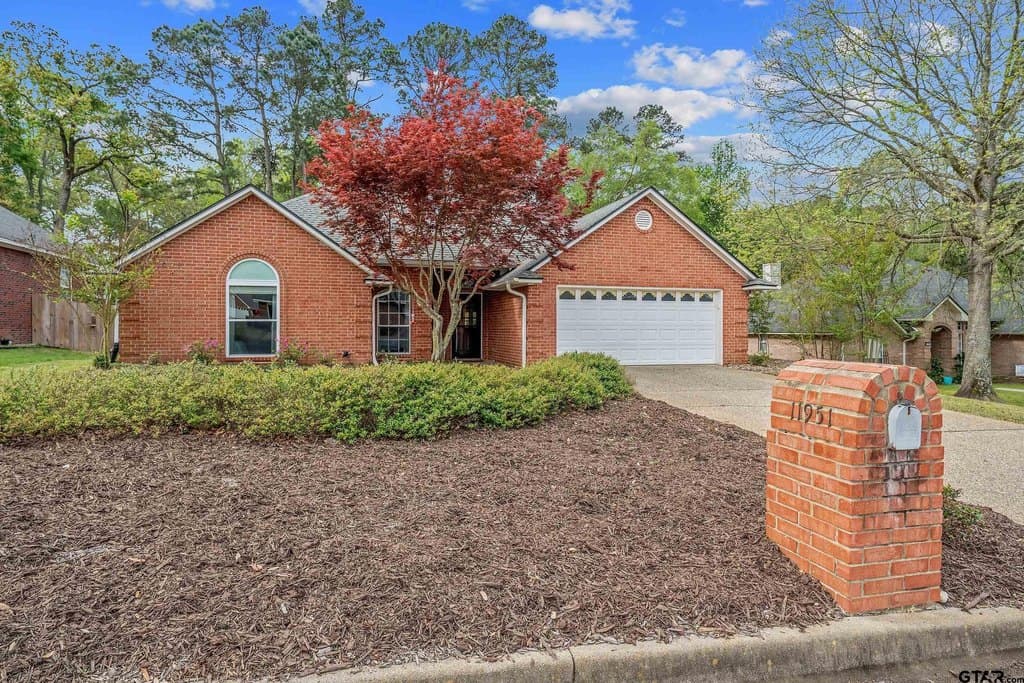 3 bedroom house for sale at 11951 Acadia Dr Tyler 75703 - $289,900