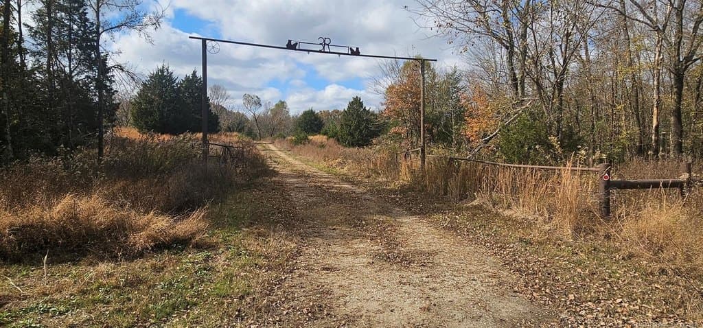 land for sale at 105750 S 4700 Rd Akins - $25,000