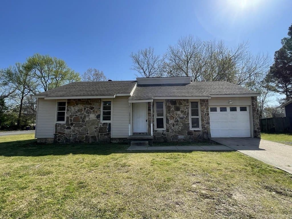3 bedroom house for sale at Address unavailable Cabot 72023 - $65,000