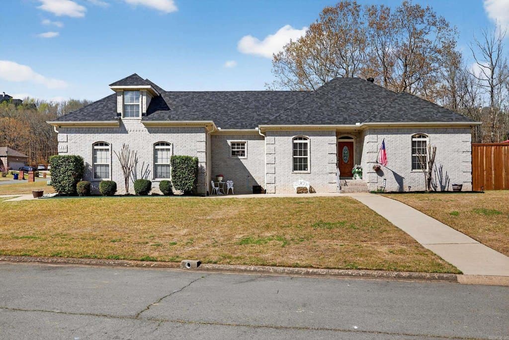 4 bedroom house for sale at 133 Lakeland Dr Cabot 72023 - $369,999