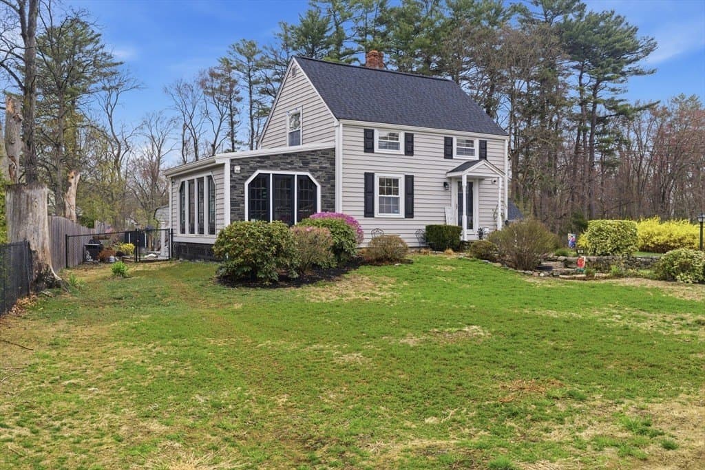 4 bedroom house for sale at 149 Lincoln St Abington - $675,000