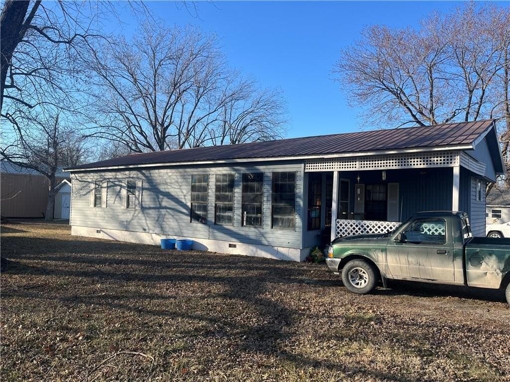 3 bedroom house for sale at 202 W Perry St Arma - $59,000
