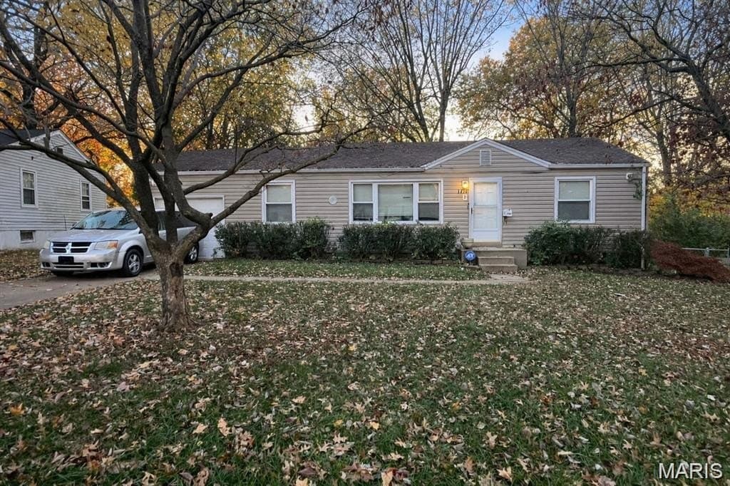 2 bedroom house for sale at 1234 Hoyt Dr Bellefontaine Neighbors - $125,000