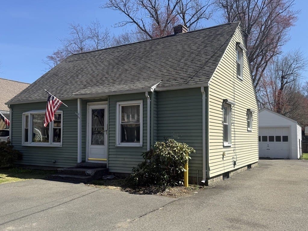 3 bedroom house for sale at 95 Carr Ave Agawam Town - $289,900