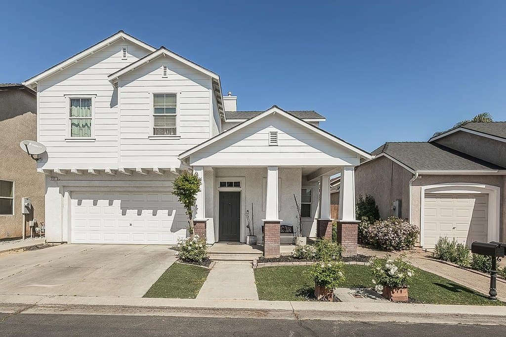 4 bedroom house for sale at 717 W Tivoli Ln Clovis 93619 - $449,500