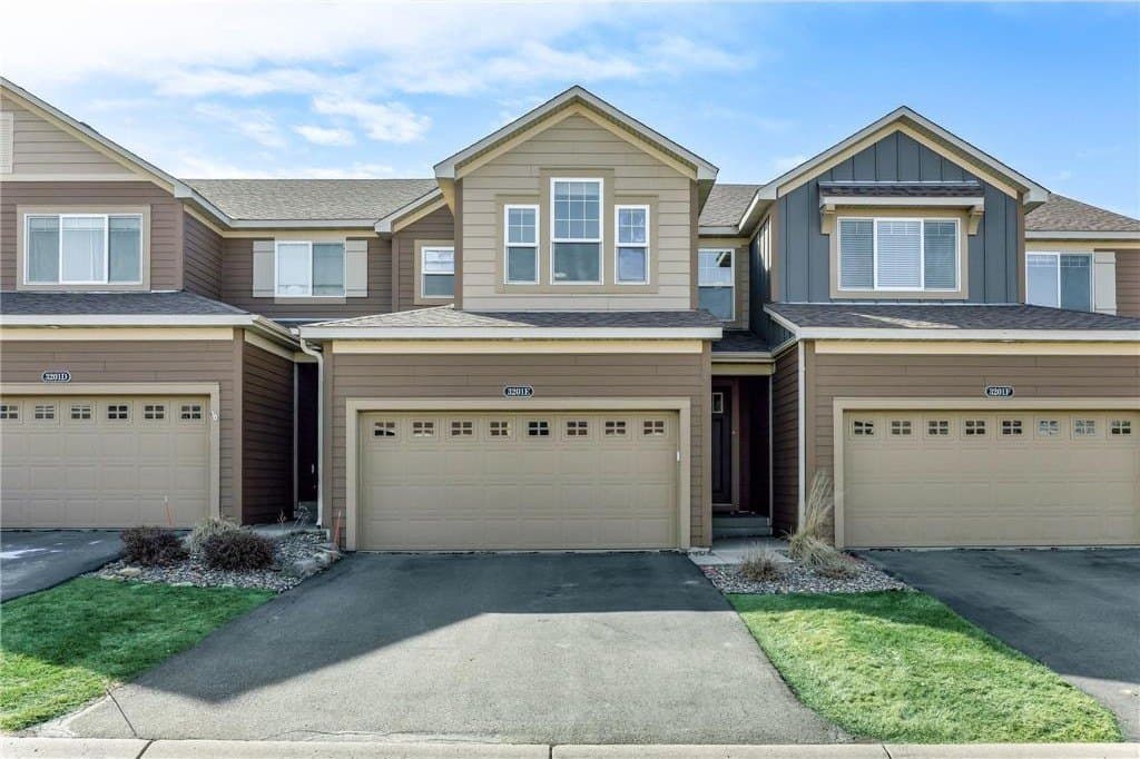 3 bedroom townhouse for sale at 3201 Countryside Ct Unit E Woodbury 55129 - $369,000