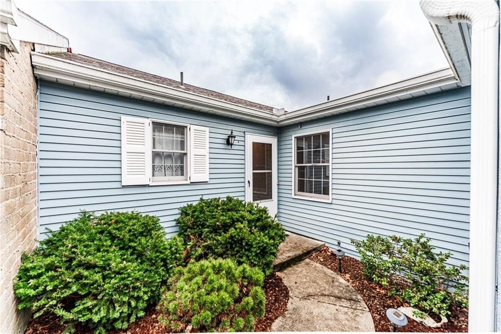 2 bedroom condo for sale at 199 Roscommon Pl Canonsburg - $325,000