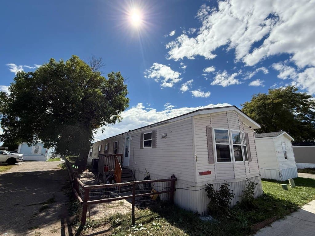 3 bedroom mobile home for sale at 26900 E Colfax Ave Lot 269 Aetna Estates - $86,000