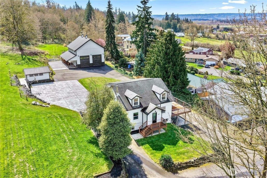 3 bedroom house for sale at 7610 4th St SE Lake Stevens 98258 - $1,395,000