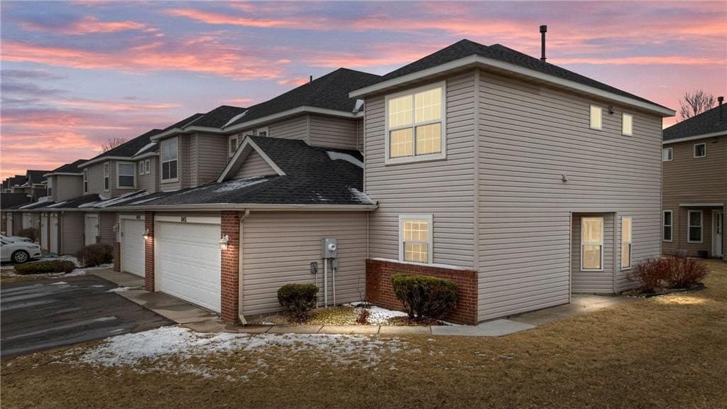 2 bedroom townhouse for sale at 10431 64th Way NE Albertville - $275,000