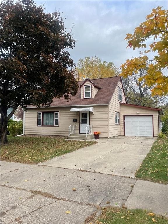 5 bedroom house for sale at 919 Douglas St Alexandria - $320,000