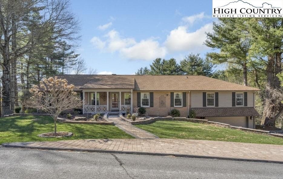 4 bedroom house for sale at 369 Blairmont Dr Boone - $1,050,000