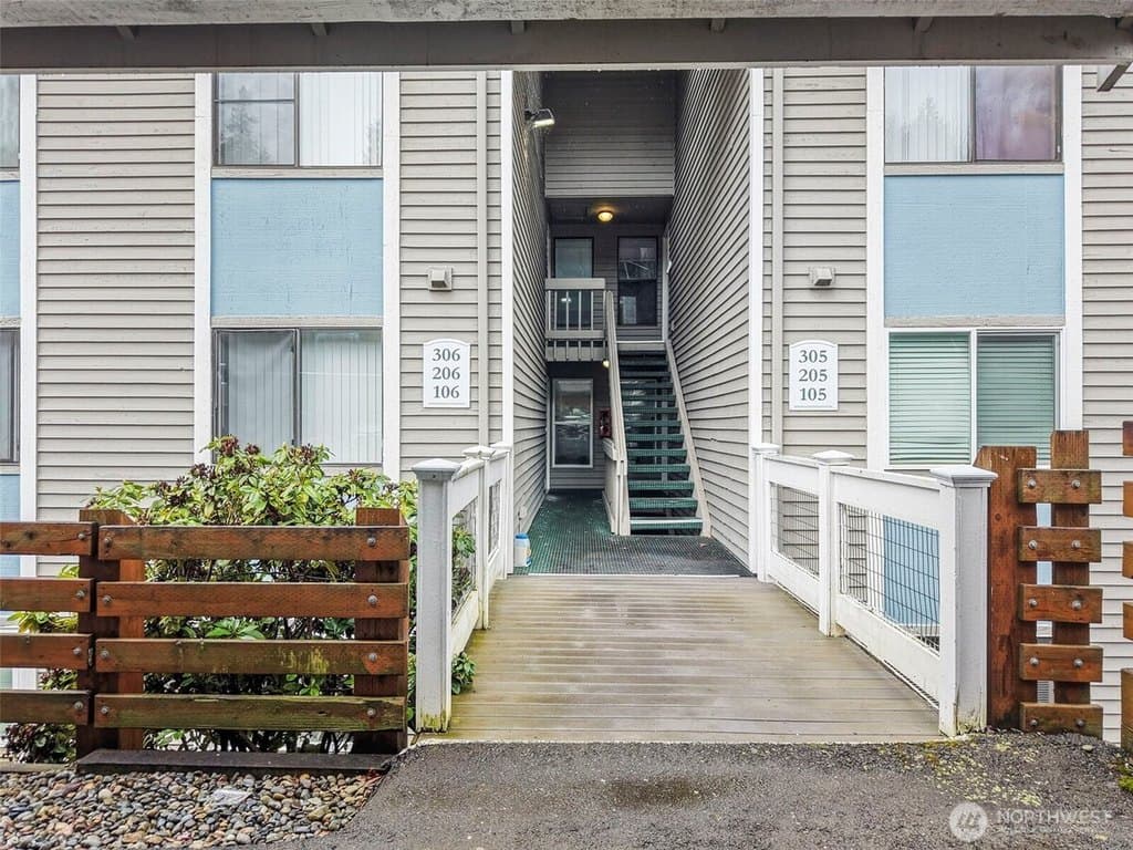 3 bedroom condo for sale at 31507 106th Pl SE Apt S105 Auburn - $329,000