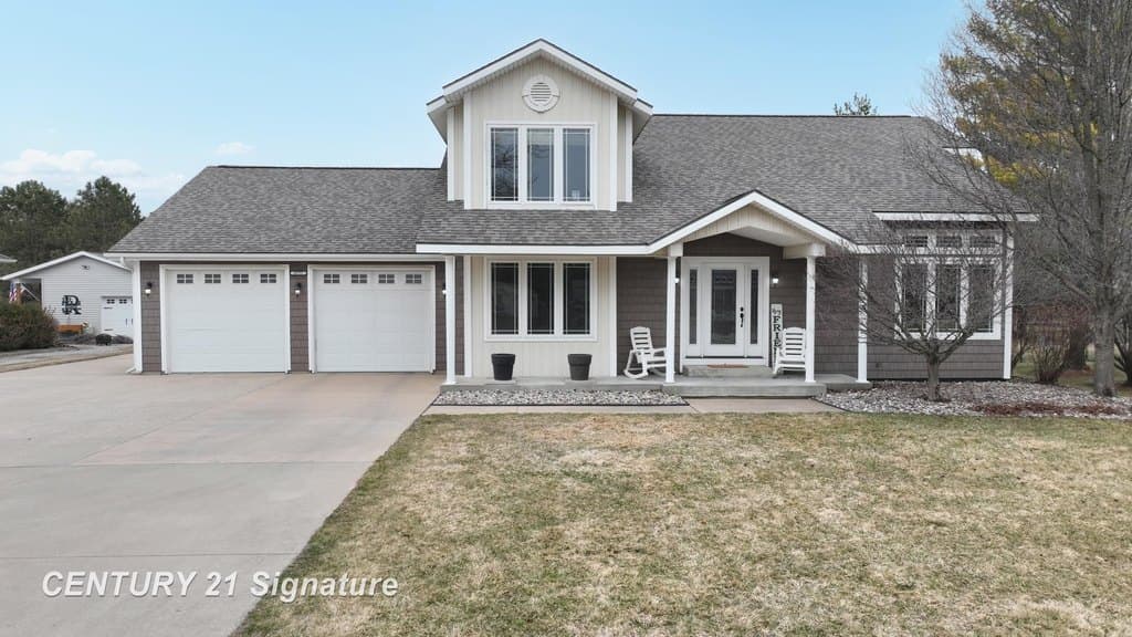 4 bedroom house for sale at 2777 Hospital Rd Saginaw 48603 - $355,000