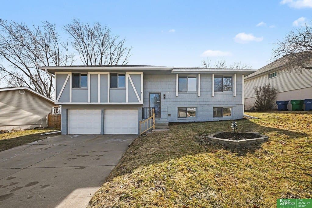 3 bedroom house for sale at 13711 Edna St Chalco - $325,000