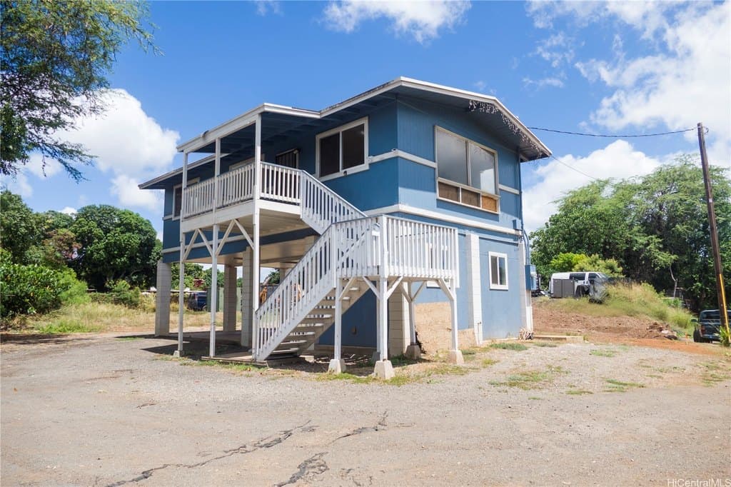 3 bedroom house for sale at 94-027 Nawaakoa Pl Unit 1 Waipahu 96797 - $699,000