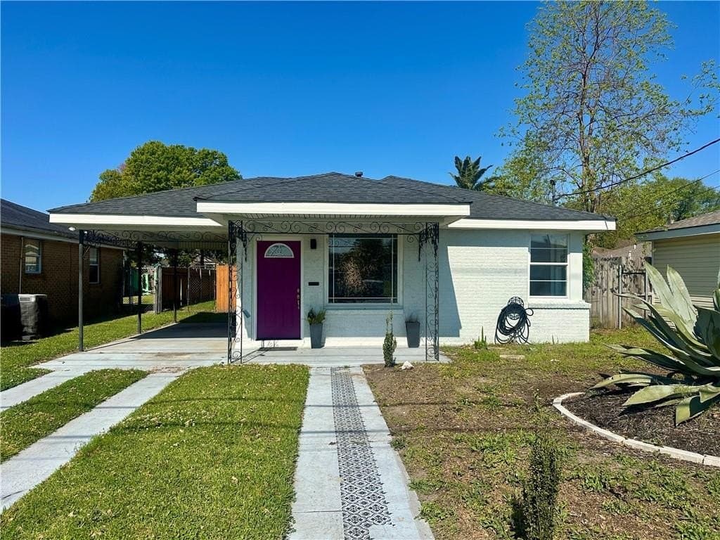 2 bedroom house for sale at 3114 Delille St Chalmette - $175,000