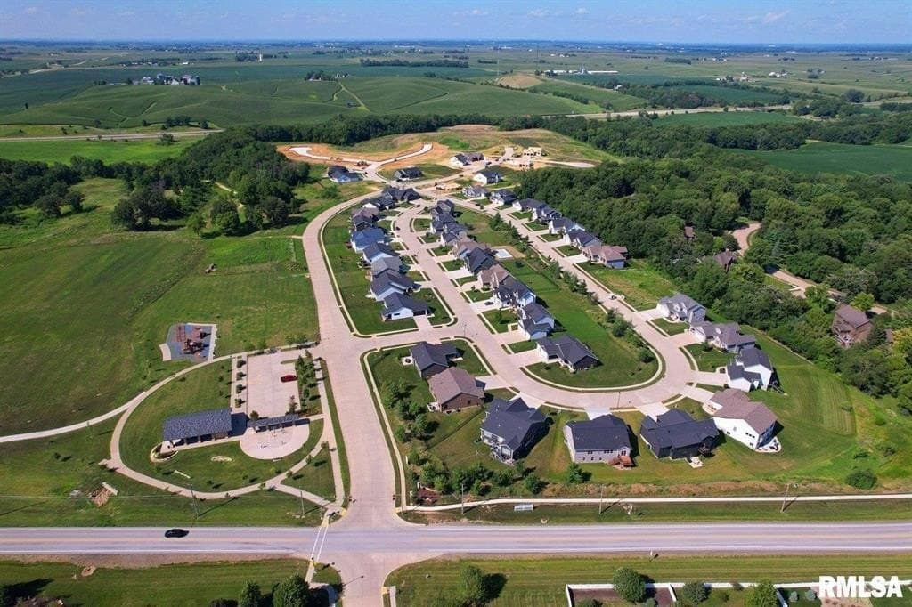 land for sale at 7180 Alvie Ln Bettendorf - $135,000