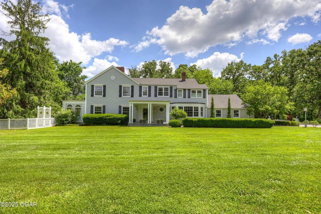 5 bedroom house for sale at 25122 Gum Rd Airport Drive - $1,049,000