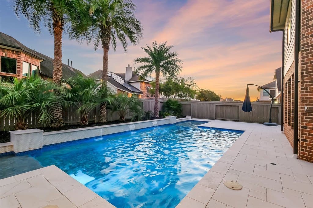 4 bedroom house for sale at 13104 Indigo Creek Ln Pearland 77584 - $765,000