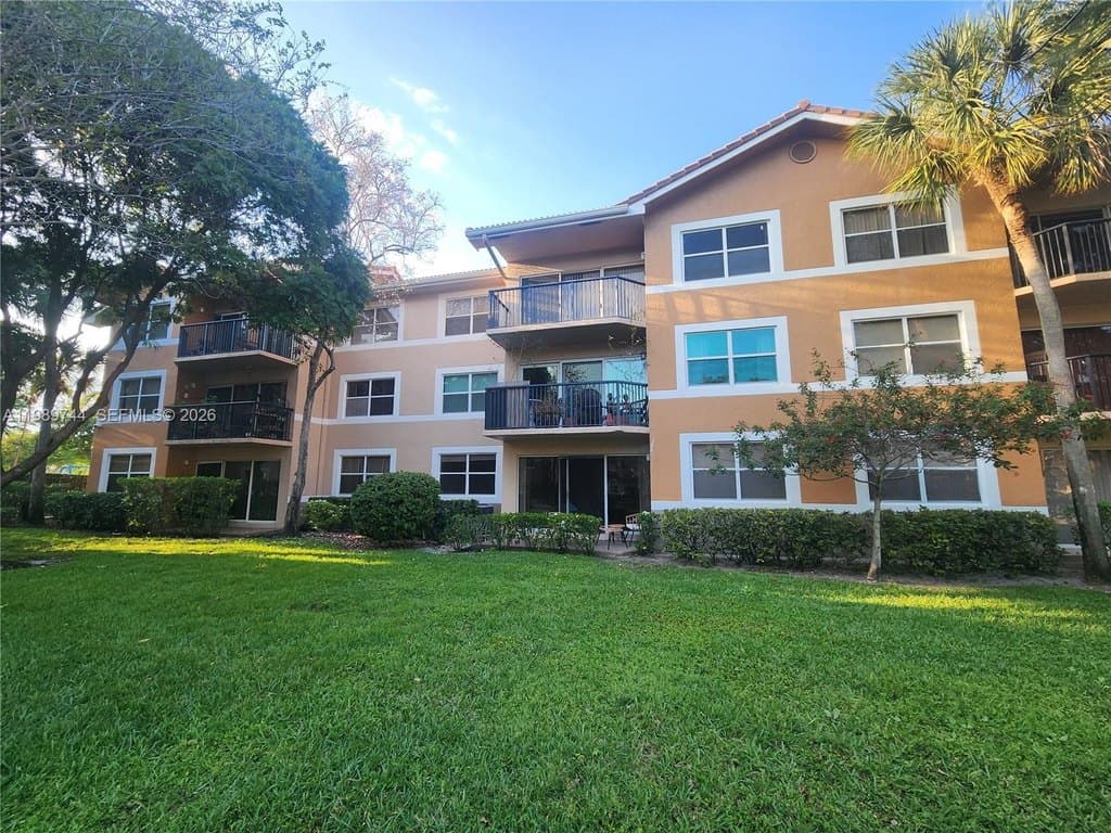 3 bedroom condo for sale at 8761 Wiles Rd Apt 206 Coral Springs - $249,900