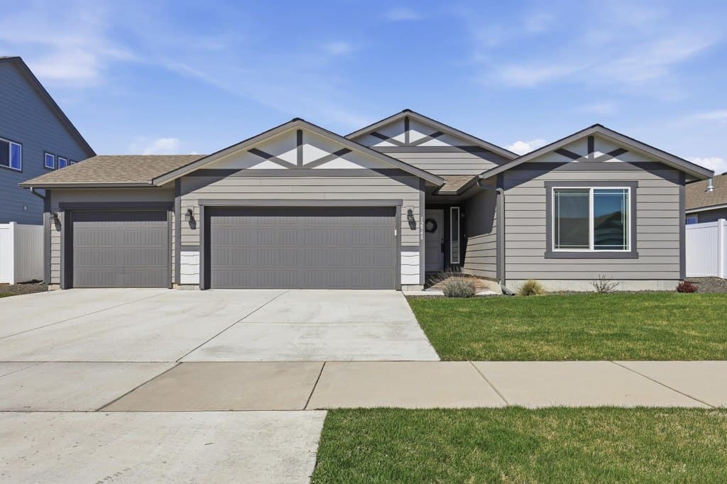 3 bedroom house for sale at 12948 W 1st Ave Airway Heights - $429,950