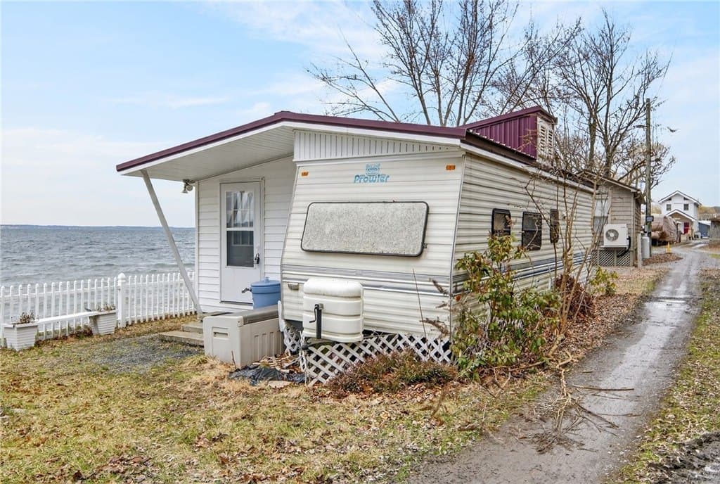 1 bedroom mobile home for sale at 2355 Sunset Beach Dr Aurora - $399,000