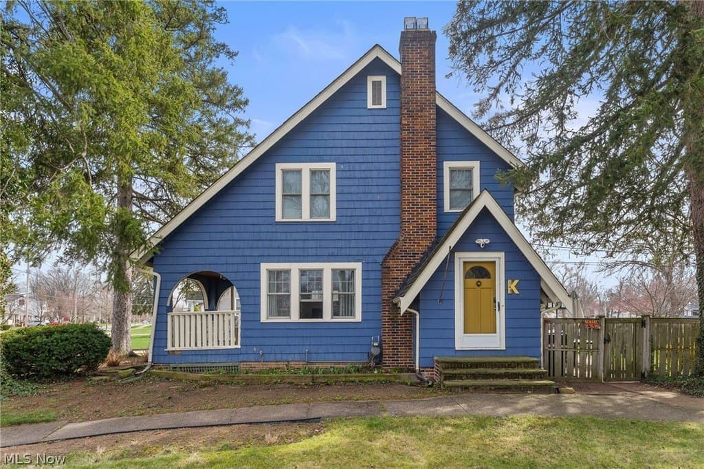 3 bedroom house for sale at 143 Baker St Berea - $294,900