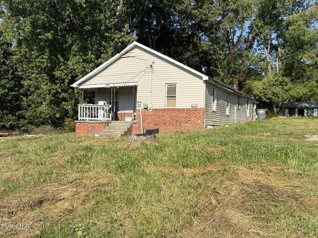 3 bedroom house for sale at 119 Hillside Dr Central - $119,999