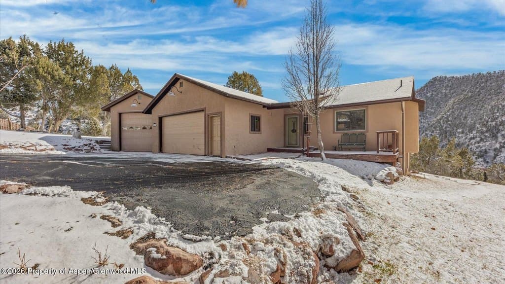 3 bedroom house for sale at 570 Canyon Creek Dr Chacra - $795,000