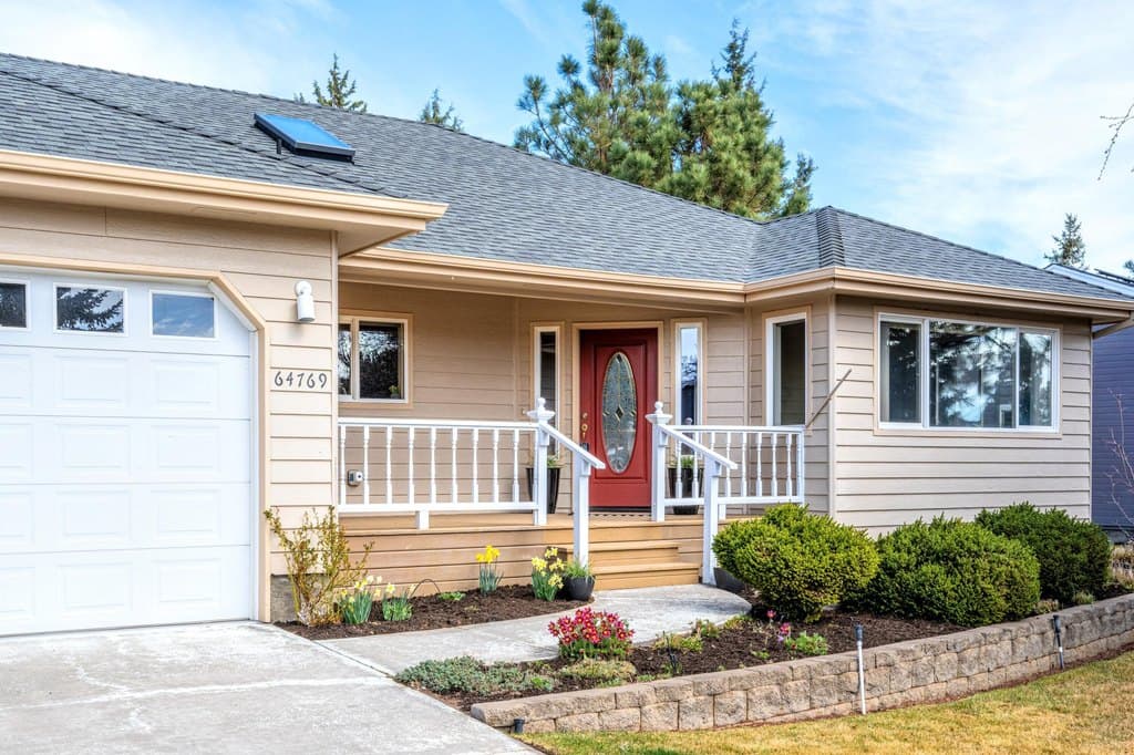3 bedroom house for sale at 64769 Saros Ln Bend - $695,000