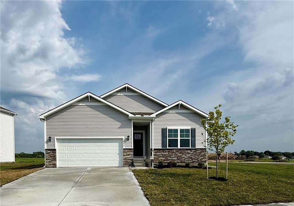 4 bedroom house for sale at 722 Fallen Leaf Dr Belton 64012 - $419,990