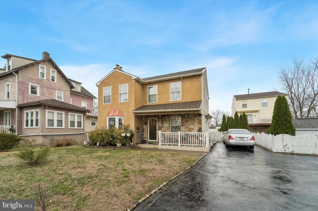 3 bedroom house for sale at 57 S Oak Ave Aldan - $349,900