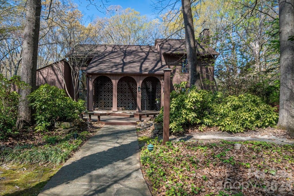 4 bedroom house for sale at 1432 Laurel Ln Gastonia 28054 - $850,000