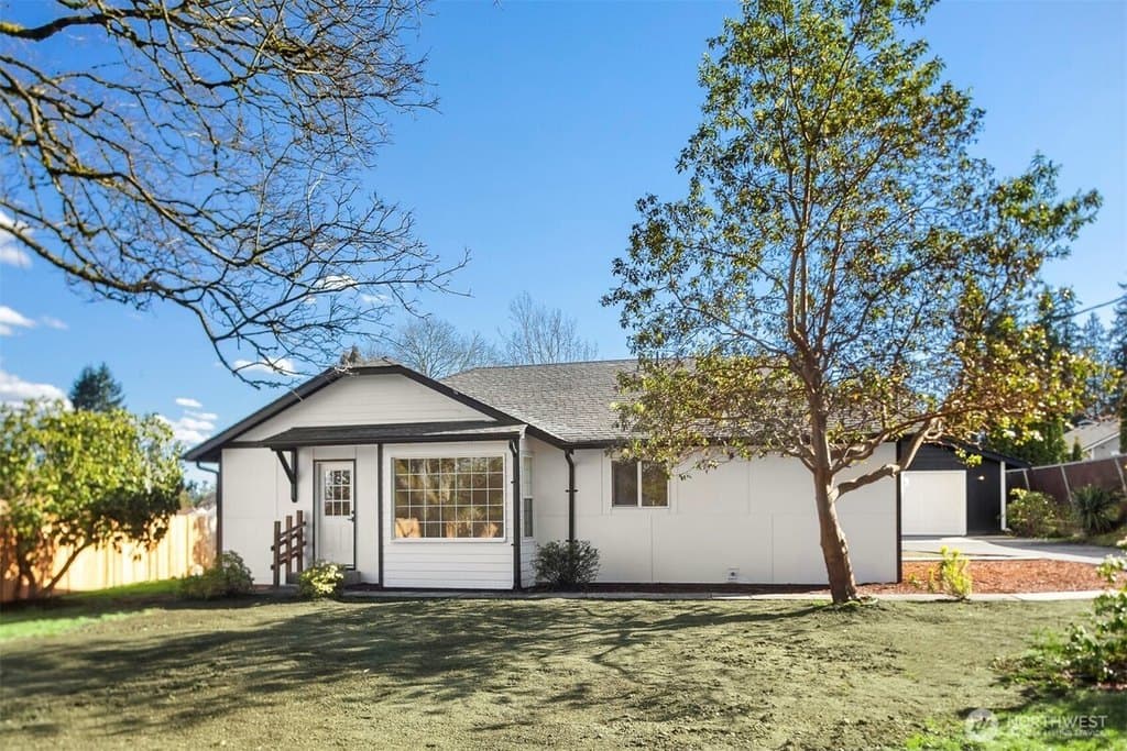 3 bedroom house for sale at 208 78th Pl SE Everett 98203 - $675,000